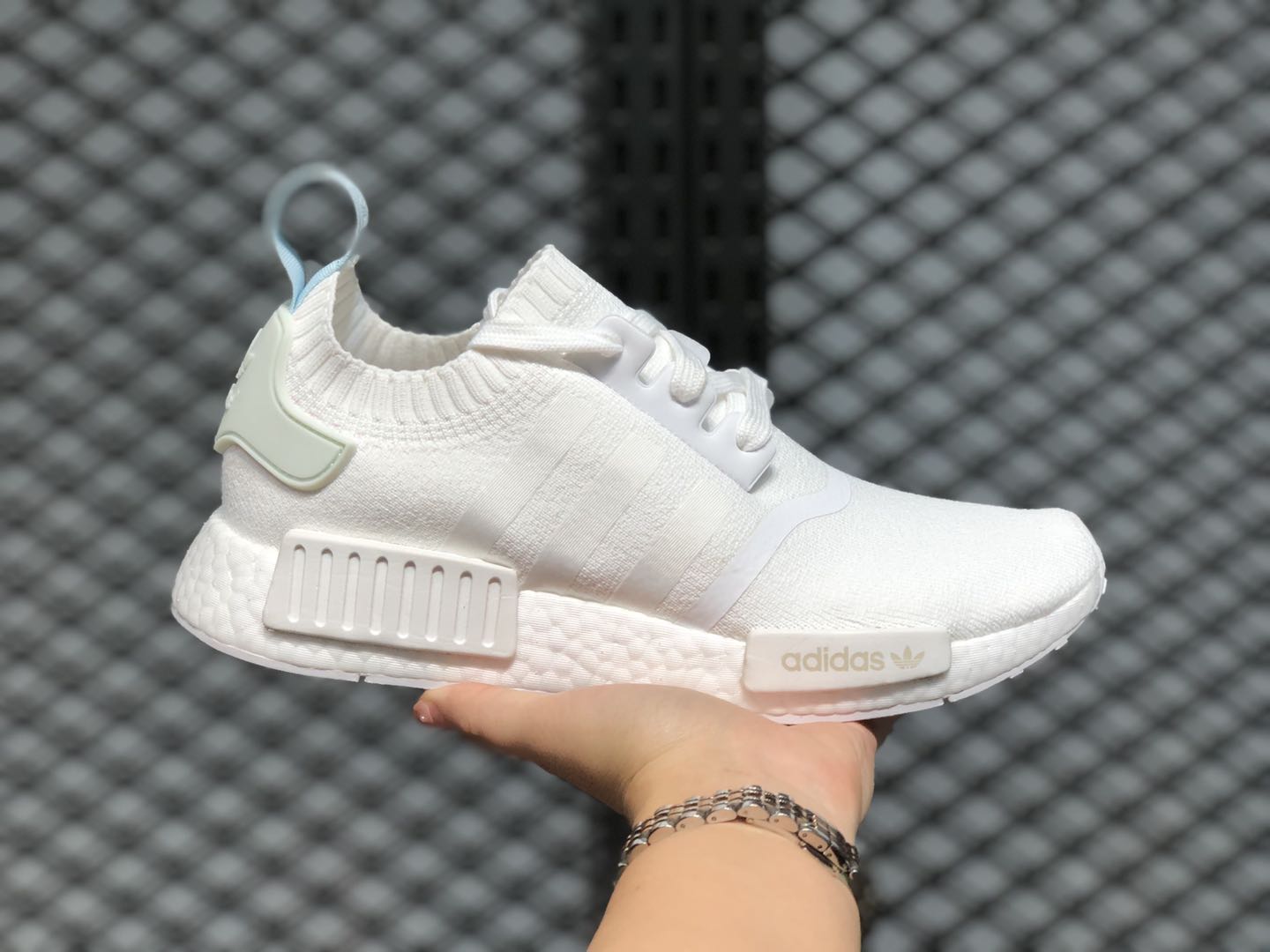 Detail Adidas Nmd R1 Primeknit Nomer 39