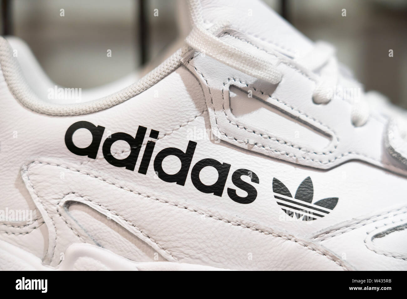 Detail Adidas Shoes Logo Nomer 48