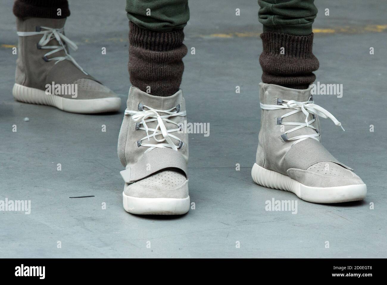 Detail Adidas Yeezy 750 Boost Nomer 29