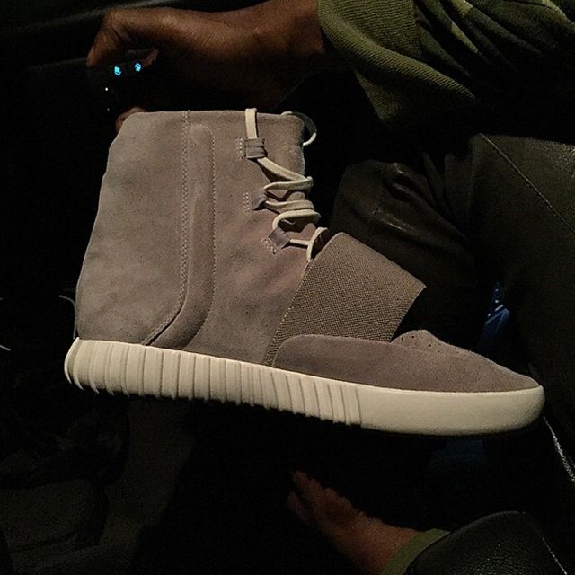 Detail Adidas Yeezy 750 Boost Nomer 45