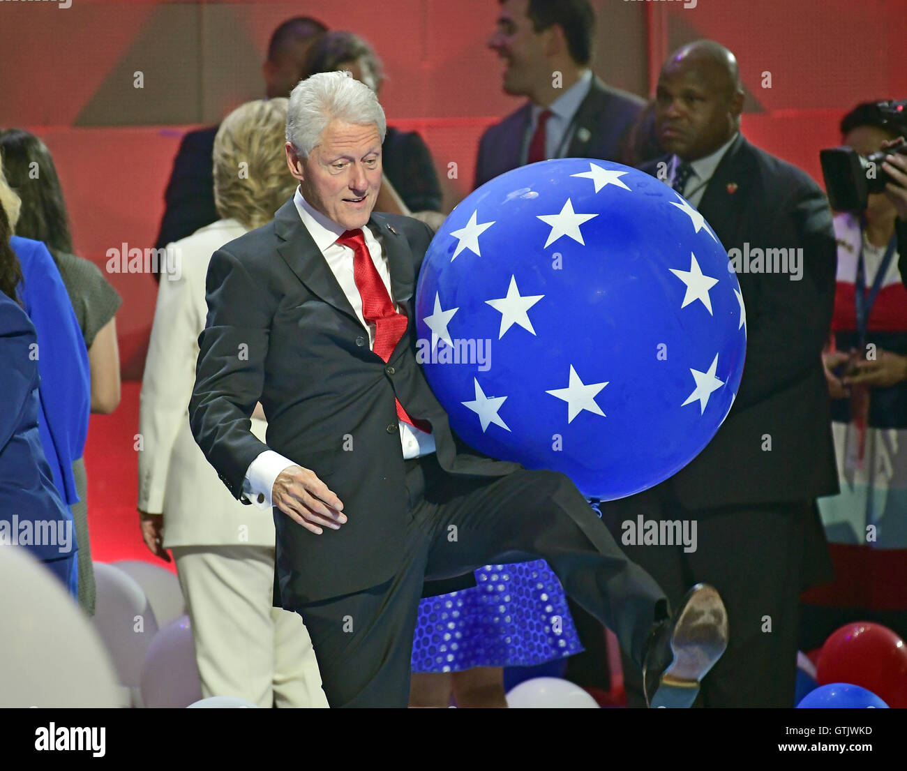 Detail Bill Clinton Balloon Memes Nomer 50