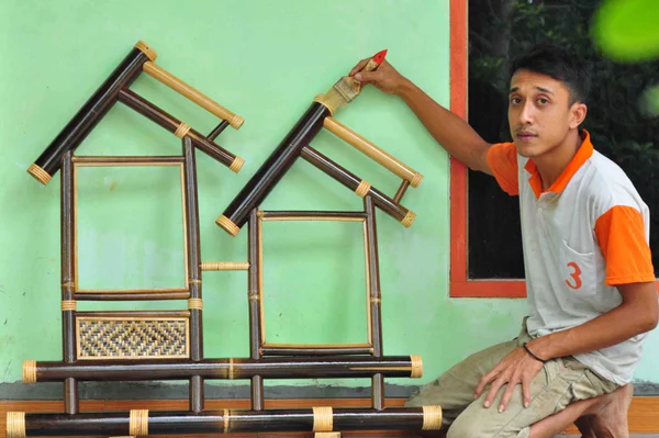 Detail Bingkai Dari Bambu Nomer 46