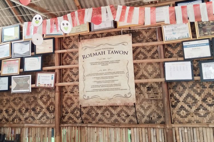 Detail Bingkai Orang Pinggiran Nomer 42