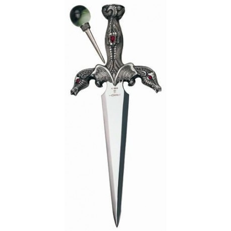 Detail Conan Dagger Nomer 3