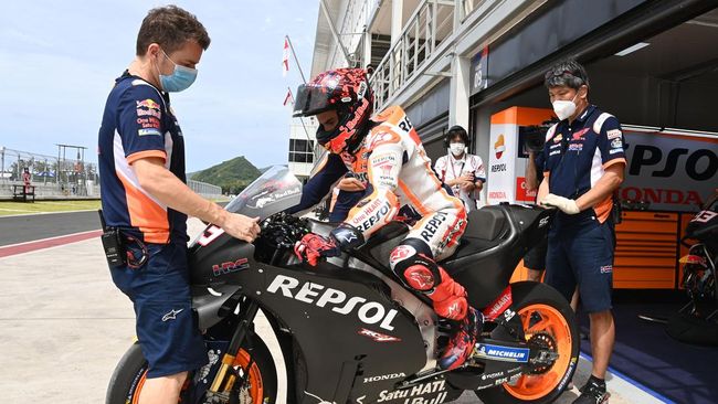 Detail Foto Lucu Pembalap Motogp Nomer 47