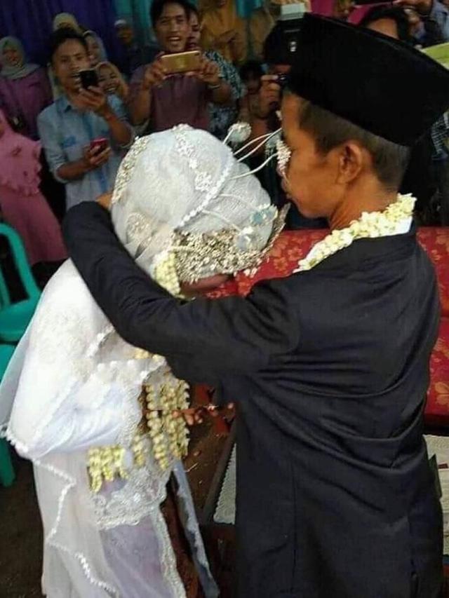 Foto Lucu Pengantin - KibrisPDR