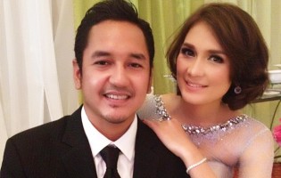 Detail Foto Luna Maya Dan Pacar Nomer 40