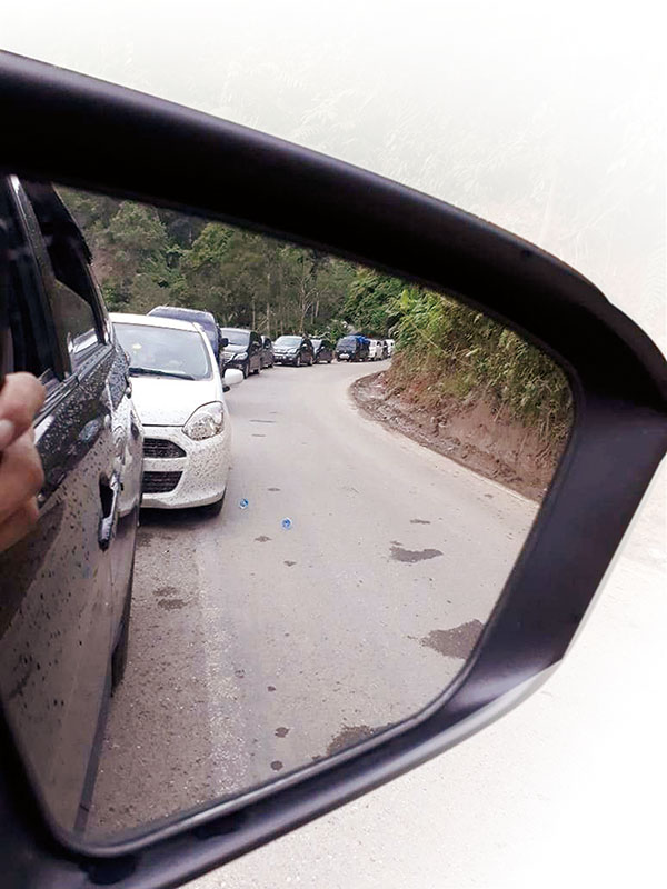 Detail Foto Macet Dari Dalam Mobil Nomer 46