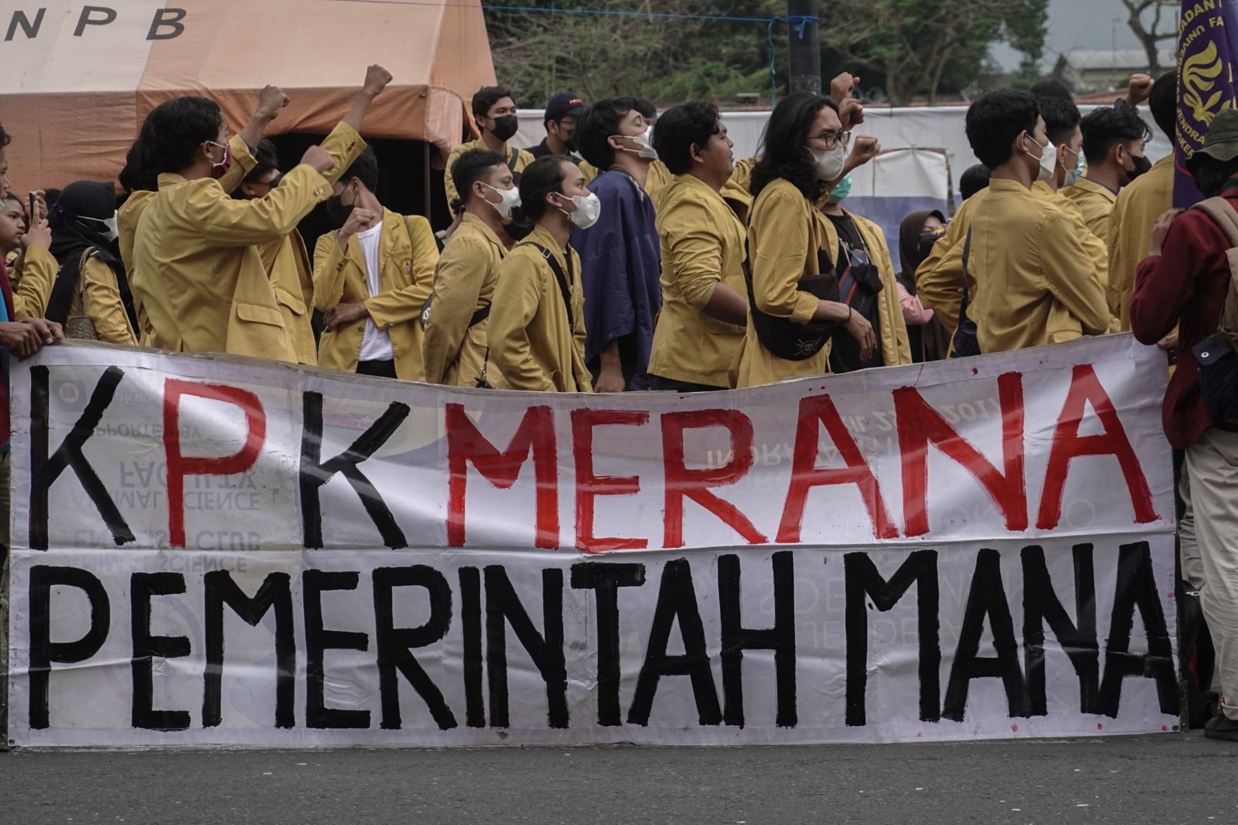 Detail Foto Mahasiswa Demo Nomer 38