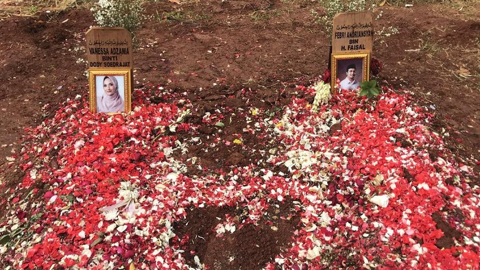 Detail Foto Makam Baru Nomer 30