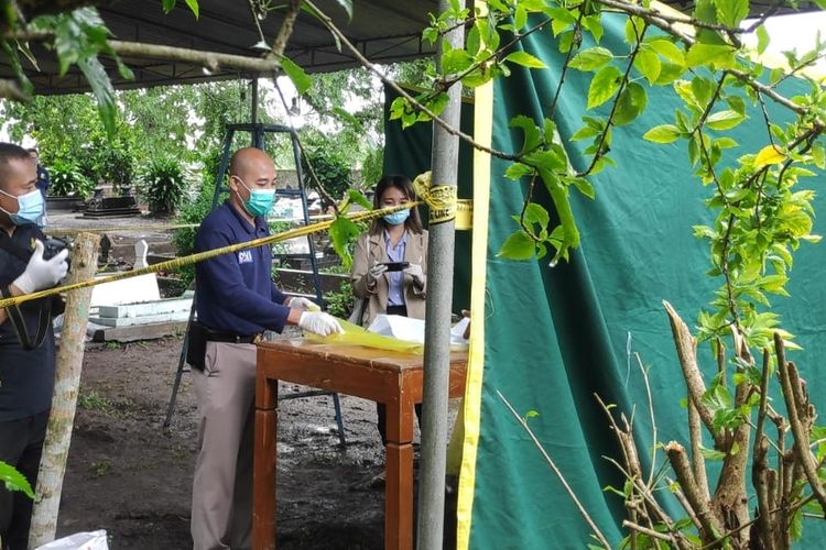 Detail Foto Makam Baru Nomer 49