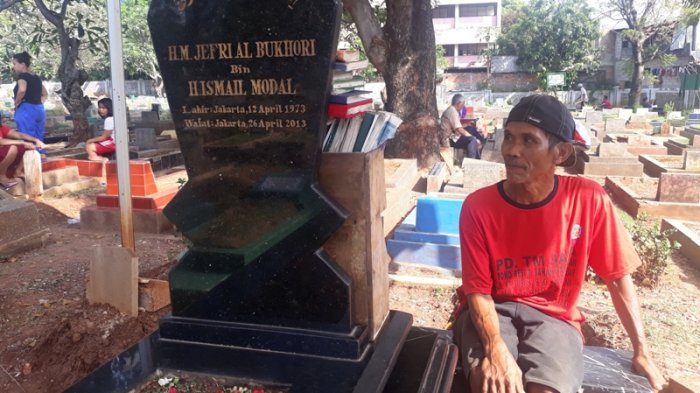 Detail Foto Makam Ustad Jefri Nomer 3