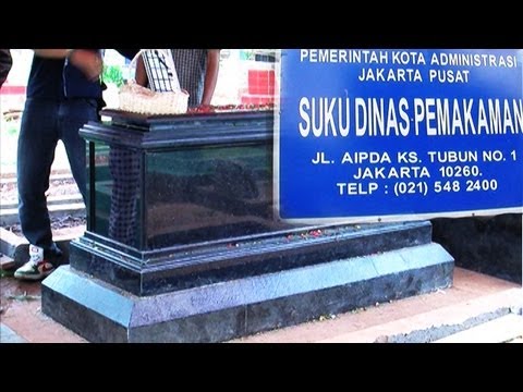 Detail Foto Makam Ustad Jefri Nomer 28