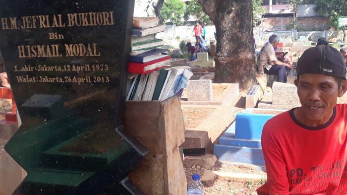 Detail Foto Makam Ustad Jefri Nomer 32