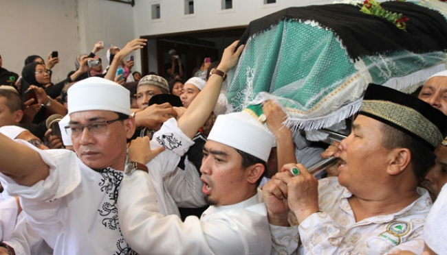 Detail Foto Makam Ustad Jefri Nomer 42