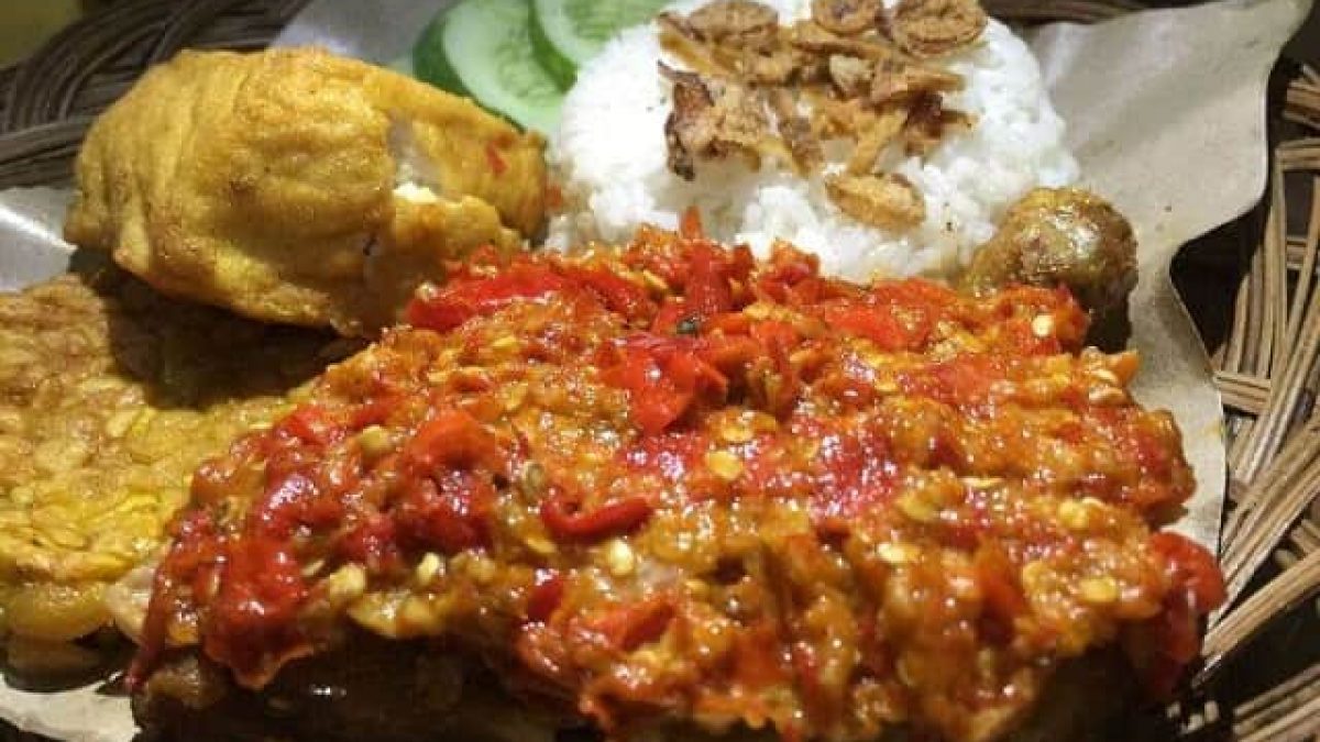 Detail Foto Makanan Ayam Geprek Nomer 29