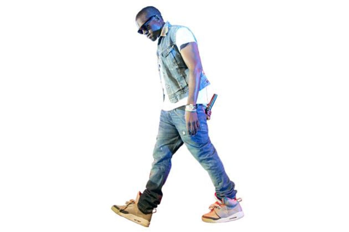 Detail Kanye West Jumping Nomer 4