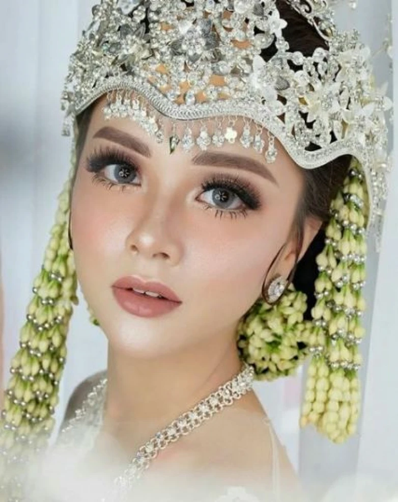 Detail Foto Make Up Pengantin Nomer 13