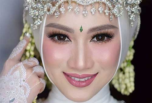 Detail Foto Make Up Pengantin Nomer 34