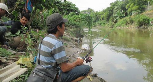 Detail Foto Mancing Di Sungai Nomer 53