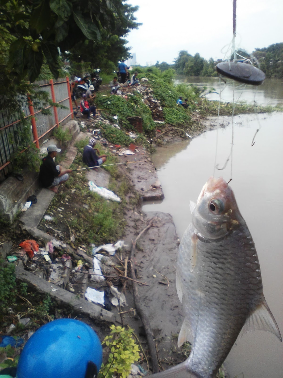 Detail Foto Mancing Di Sungai Nomer 55