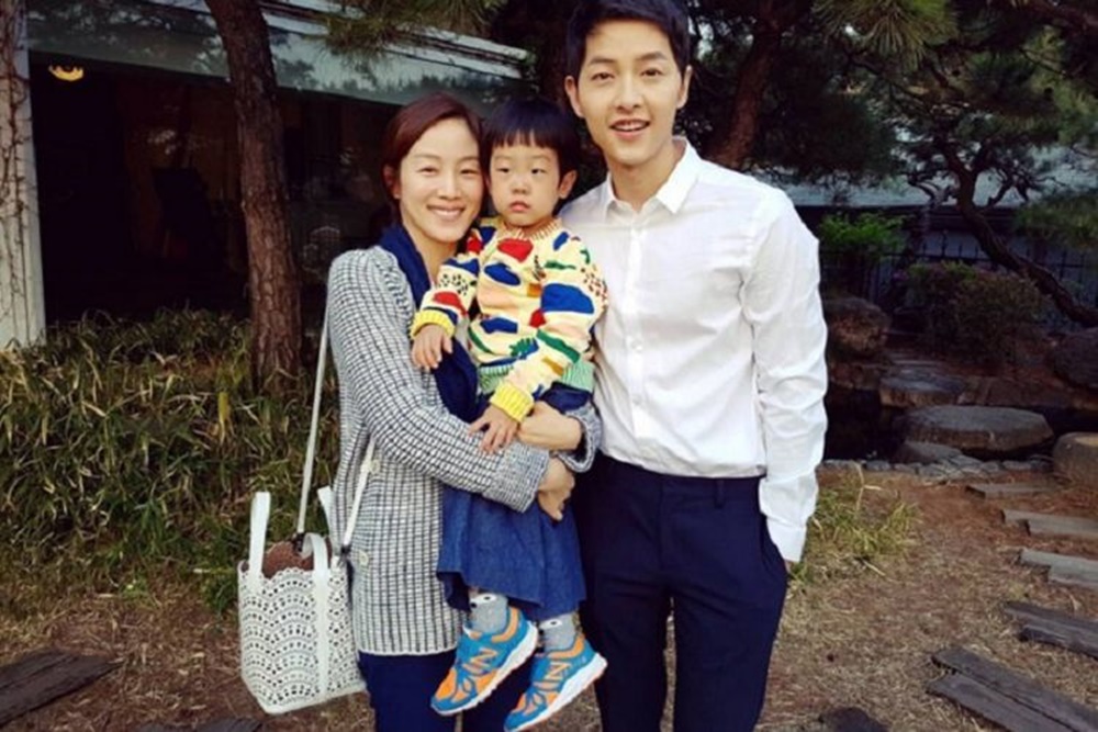 Foto Mantan Pacar Song Joong Ki - KibrisPDR