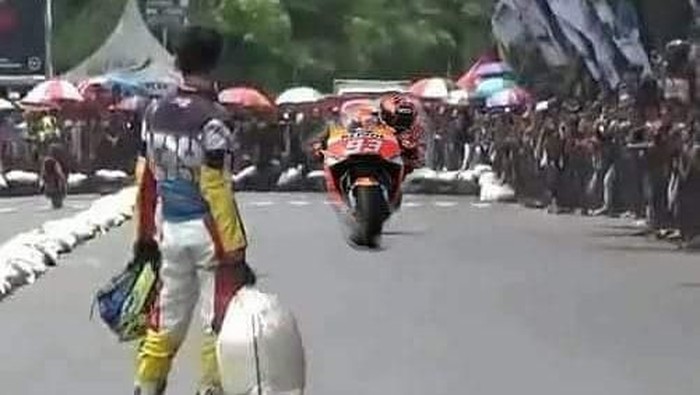 Detail Foto Marquez Lucu Nomer 15