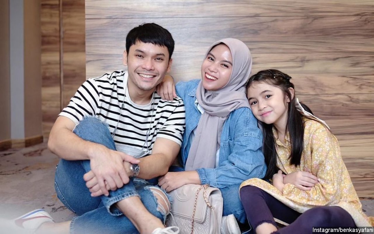 Detail Foto Marshanda Dan Suami Nomer 39