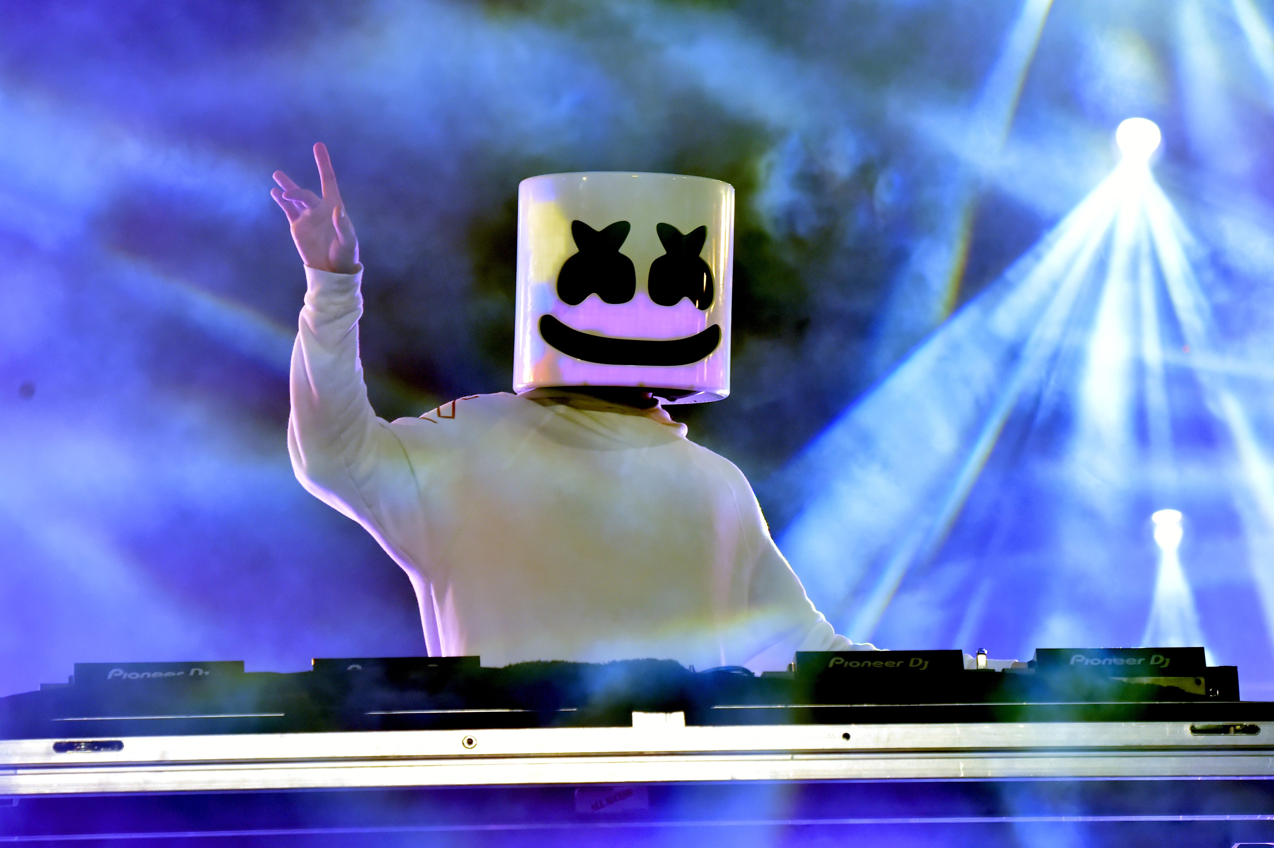 Detail Foto Marshmello Dj Nomer 4