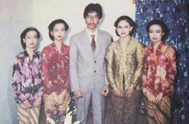 Detail Foto Masa Kecil Jokowi Nomer 26