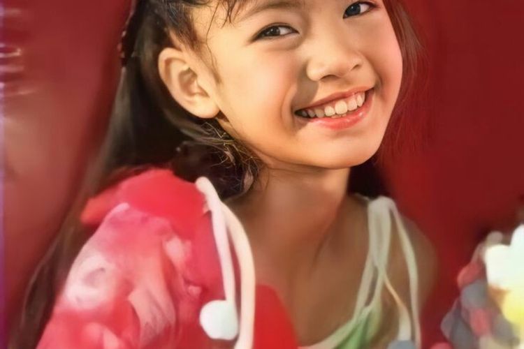 Foto Masa Kecil Lisa Blackpink - KibrisPDR