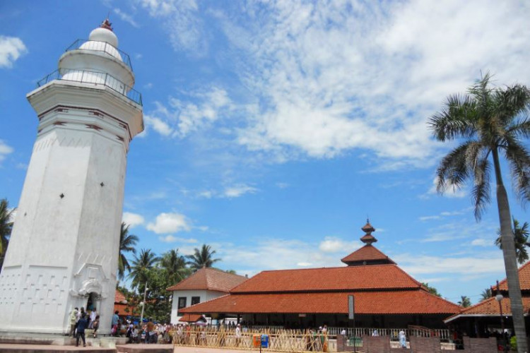 Detail Foto Masjid Agung Banten Nomer 13