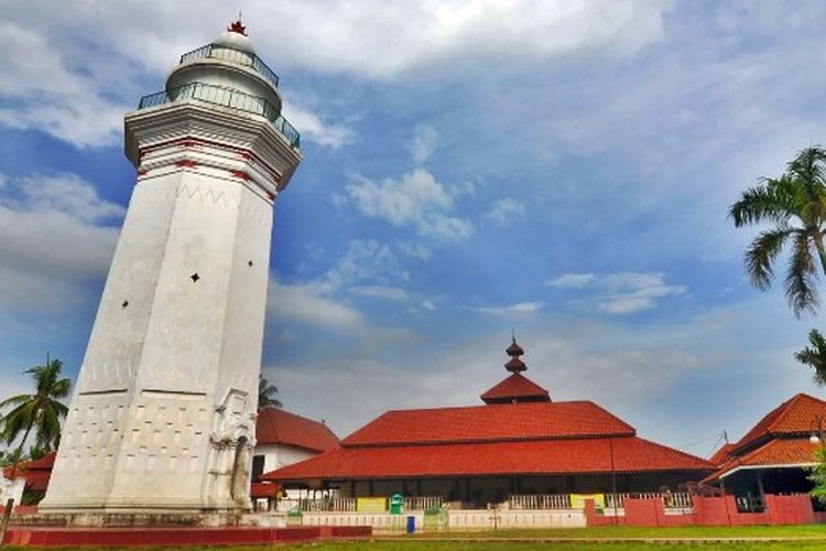 Detail Foto Masjid Agung Banten Nomer 3