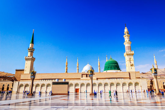 Detail Foto Masjid Nabawi Madinah Nomer 43