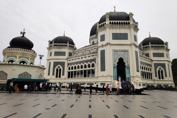 Detail Foto Masjid Raya Medan Nomer 7