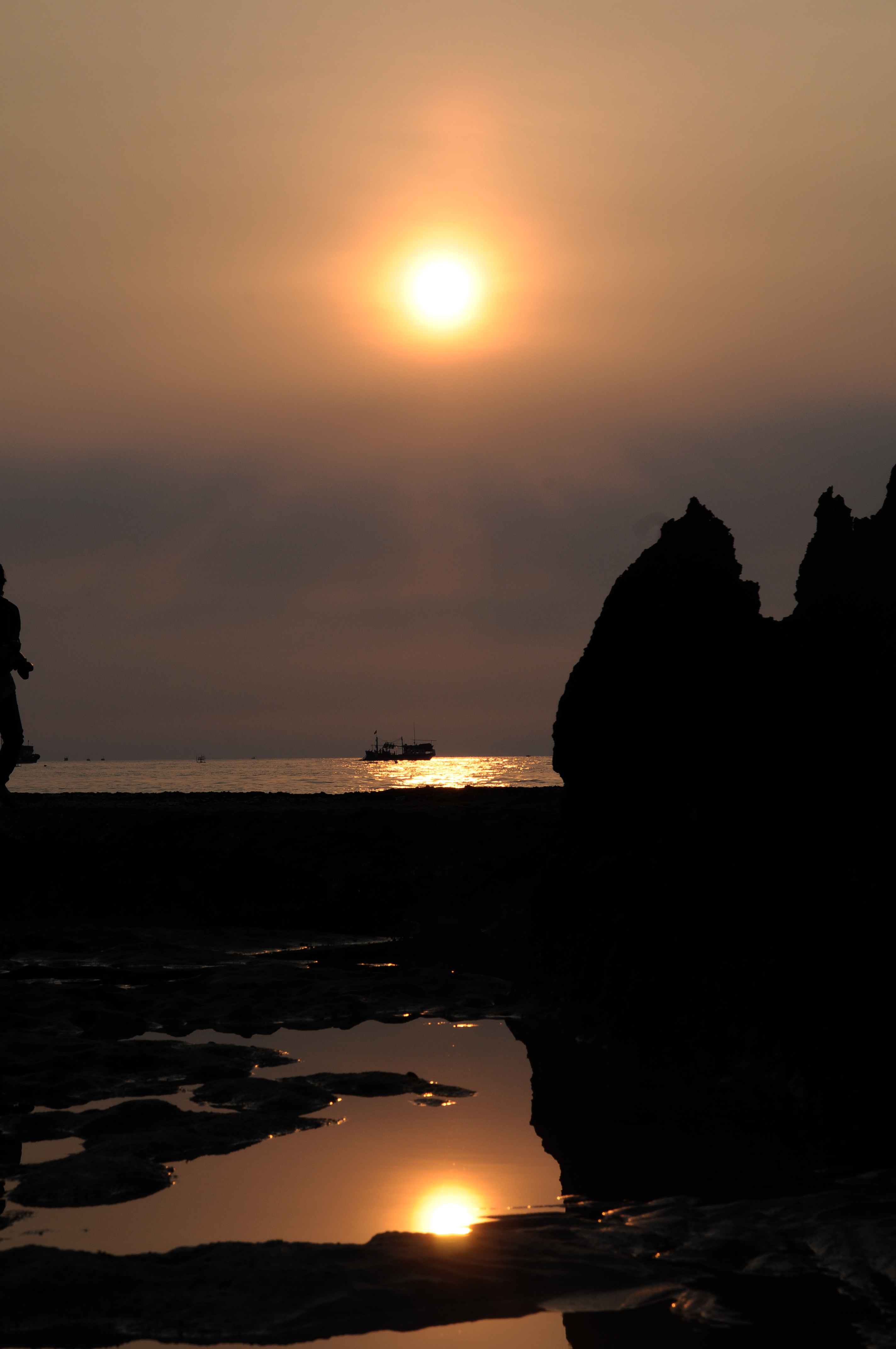 Detail Foto Matahari Terbenam Di Pantai Nomer 48