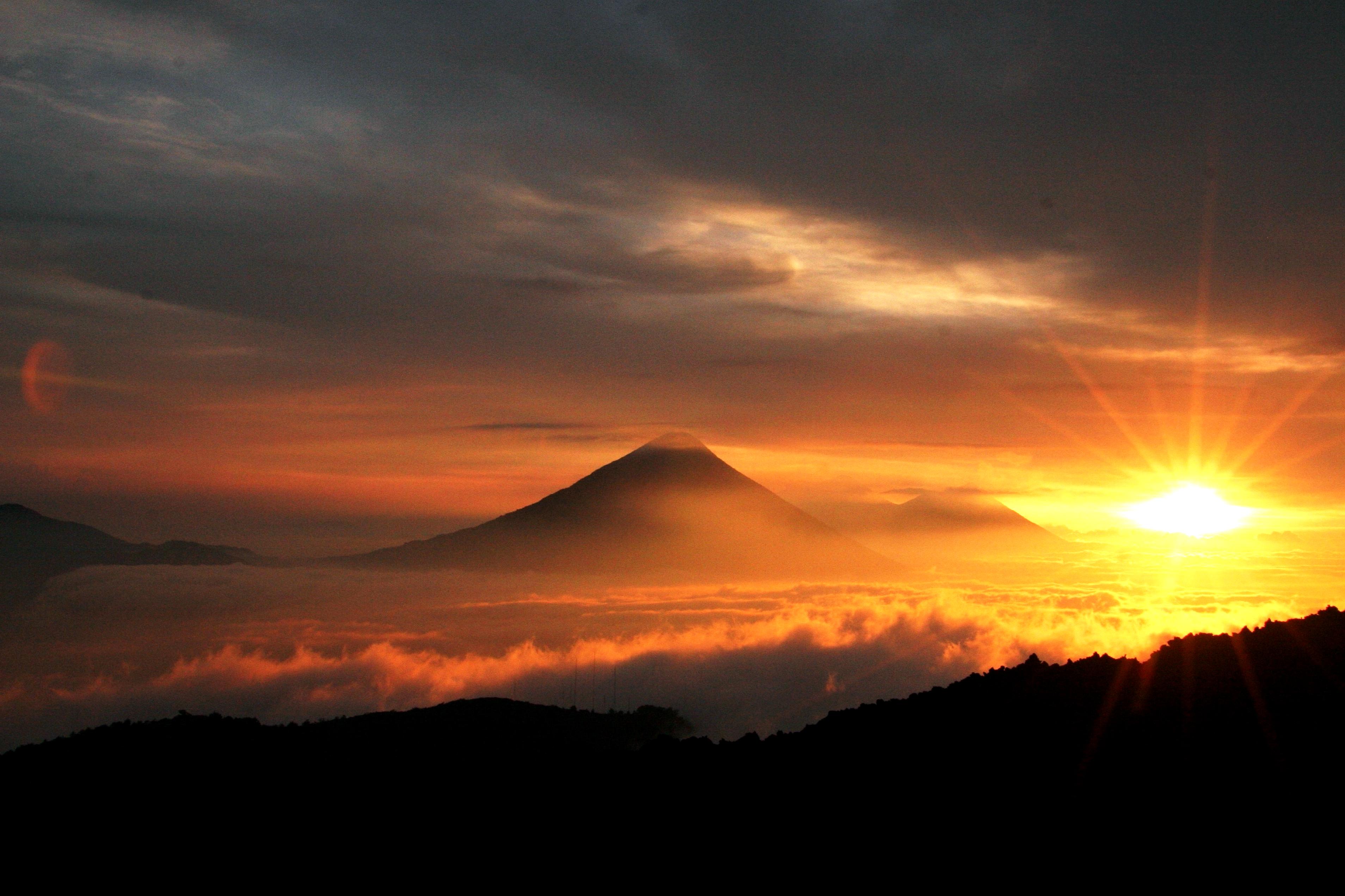 Detail Foto Matahari Terbit Yang Indah Nomer 33