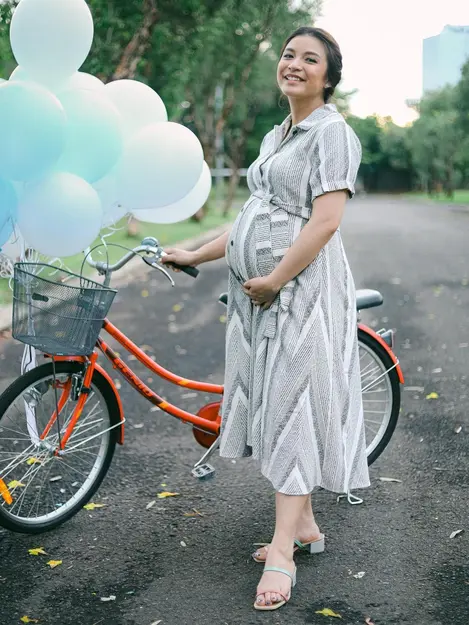 Detail Foto Maternity Artis Indonesia Nomer 49