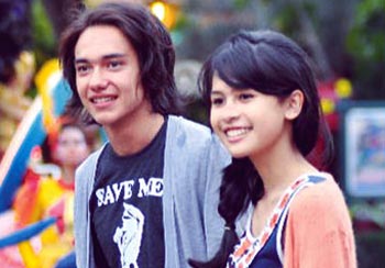 Detail Foto Maudy Ayunda Dan Adipati Dolken Nomer 4