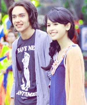 Detail Foto Maudy Ayunda Dan Adipati Dolken Nomer 31