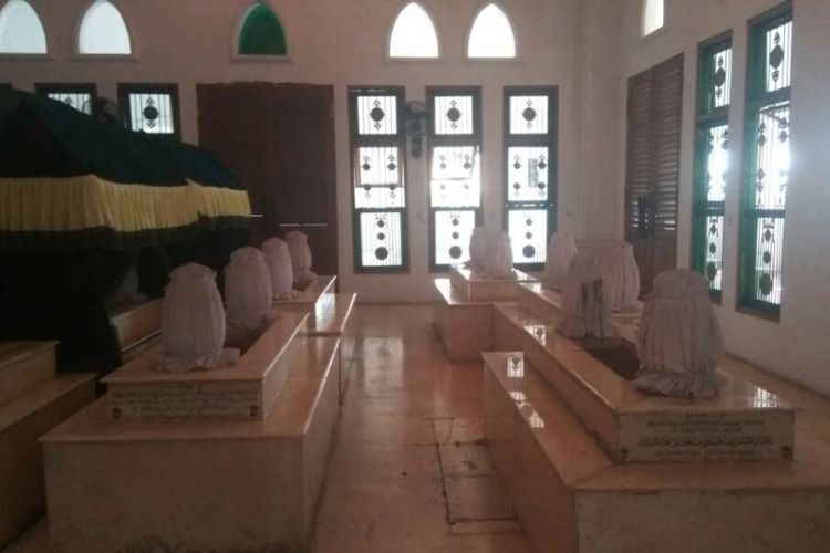 Detail Foto Mbah Priok Nomer 35