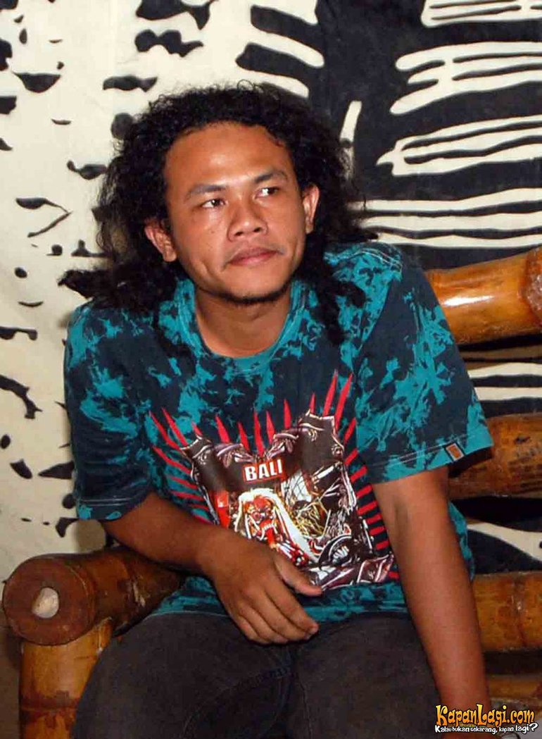 Detail Foto Mbah Surip Nomer 32