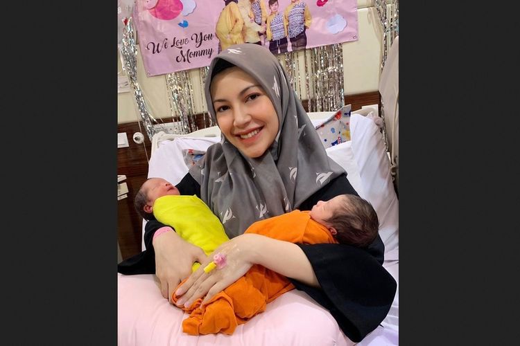 Detail Foto Melahirkan Bayi Kembar Nomer 28