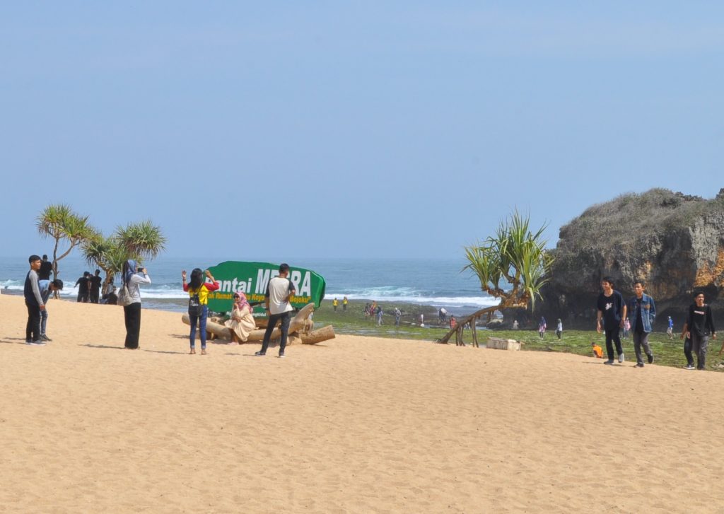 Detail Foto Mesra Di Pantai Nomer 29