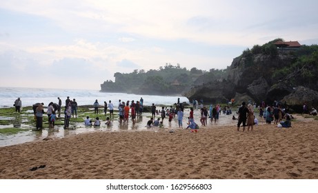 Detail Foto Mesra Di Pantai Nomer 51