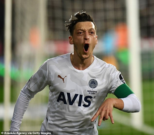 Detail Foto Mesut Ozil Nomer 45