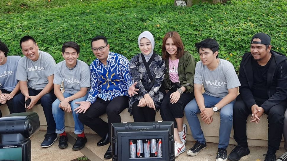 Detail Foto Milea Suara Dari Dilan Nomer 37