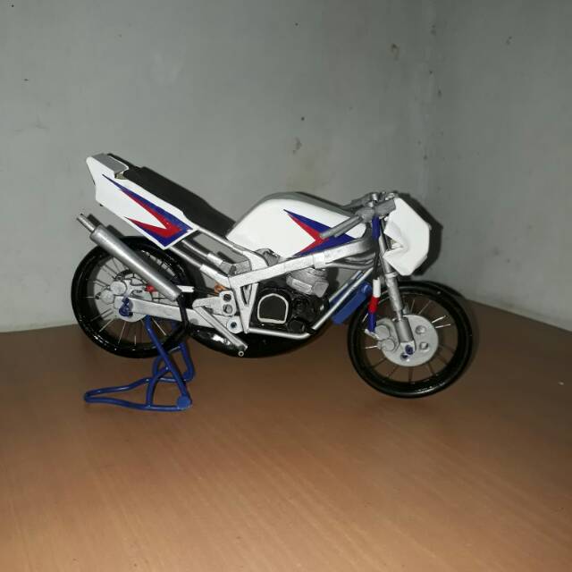 Detail Foto Miniatur Drag Nomer 48