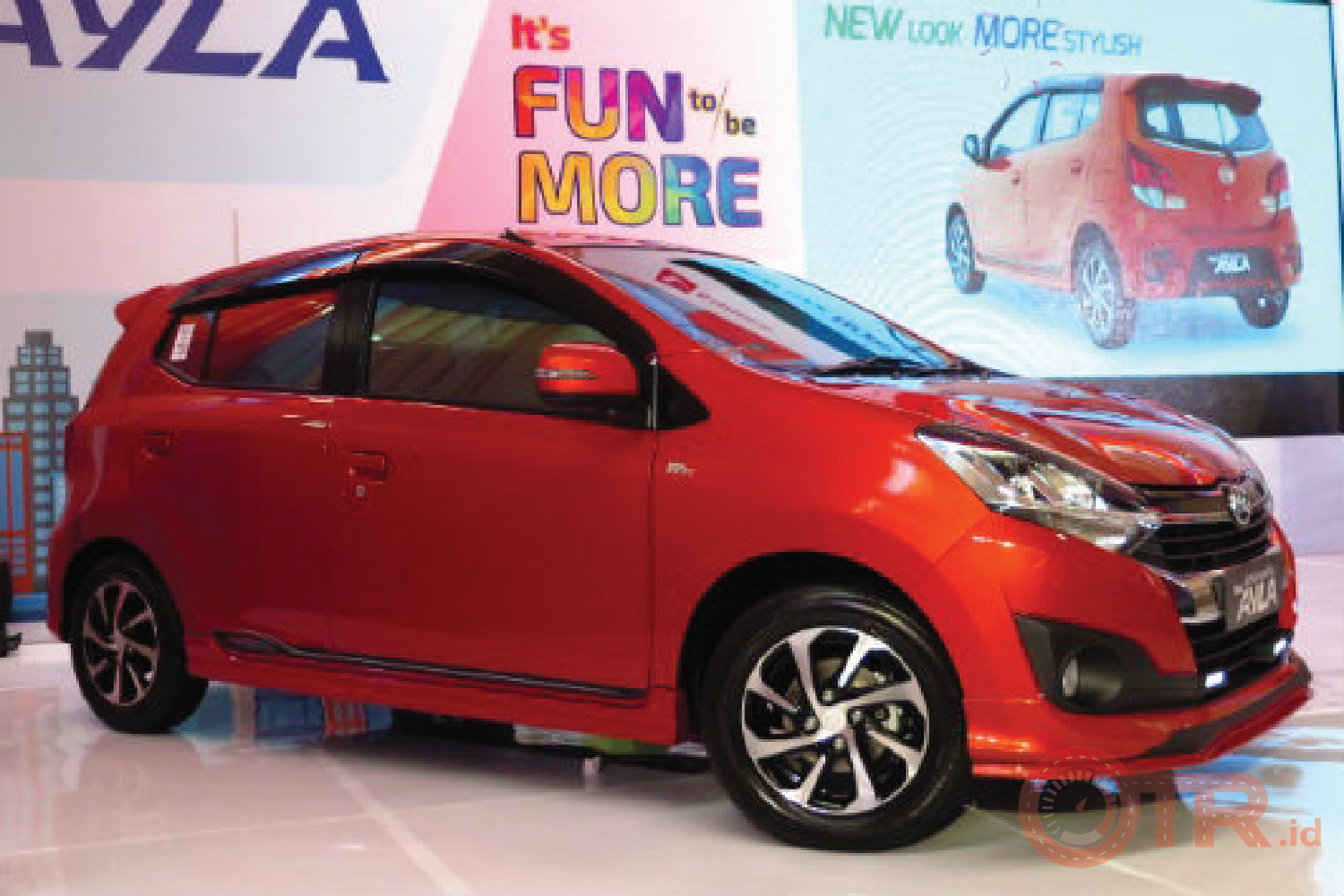 Detail Foto Mobil Ayla Terbaru Nomer 30