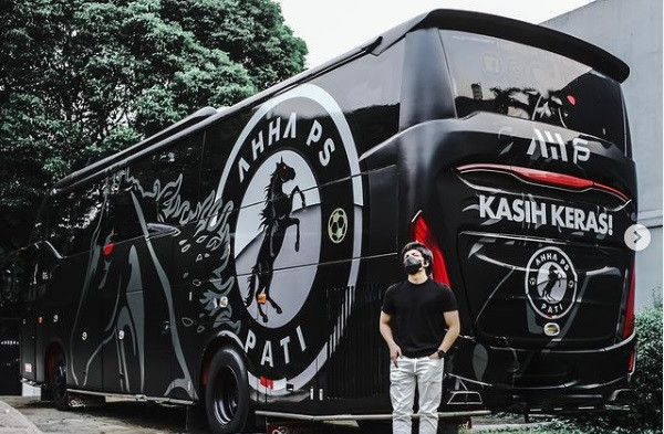 Detail Foto Mobil Bus Keren Nomer 21